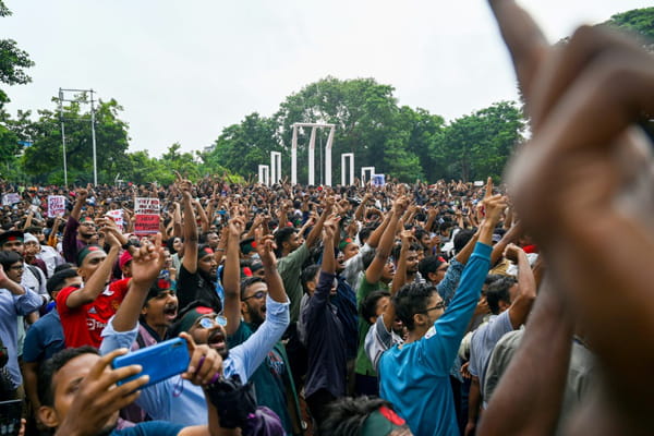 Bangladesh: Call for civil disobedience until PM resigns