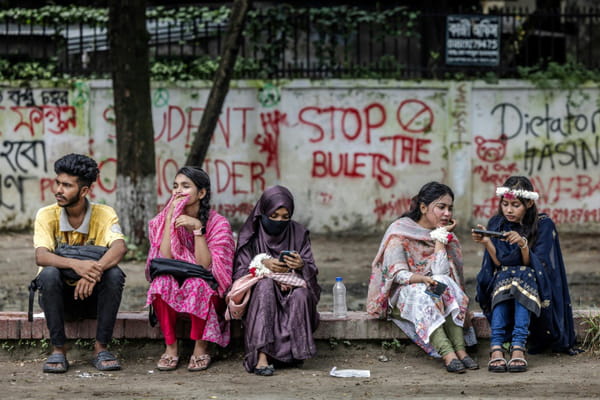 Bangladesh: Police end nearly week-long strike in capital