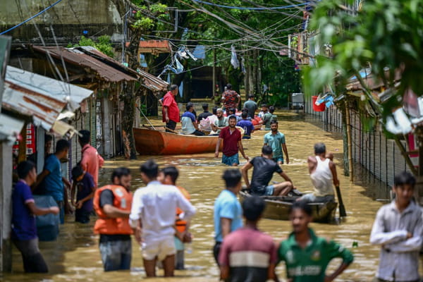 &#39;Everything is under water&#39;: Bangladesh flood death toll rises