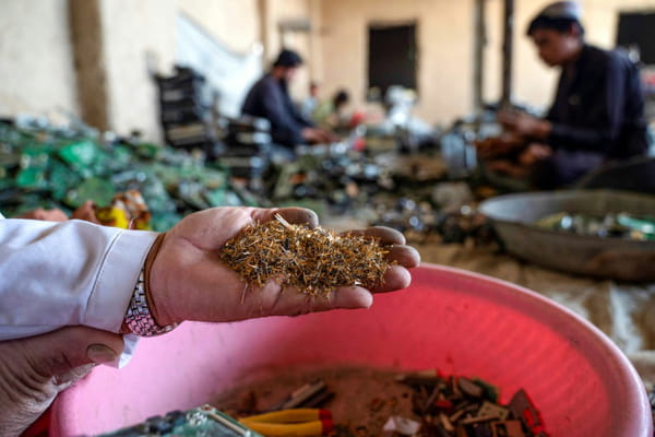 Afghanistan: In Spin Boldak, gold recycling on hold