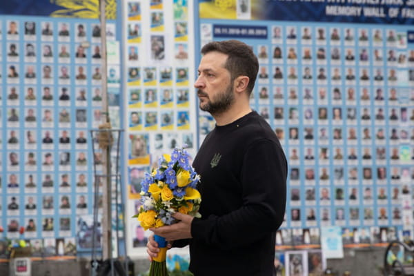 Six civilians killed in Ukraine strike, Zelensky denounces Russian "terror"