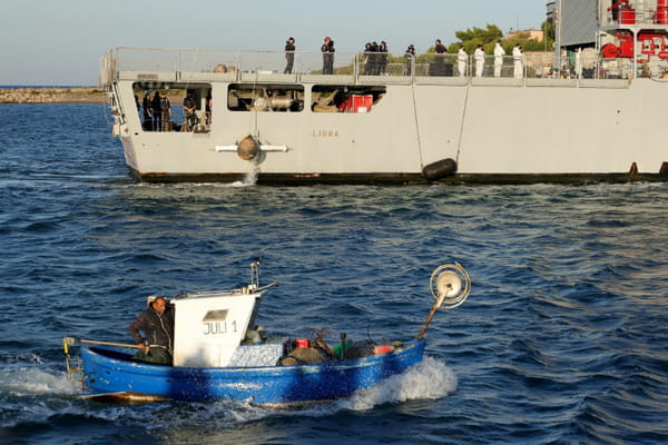 Controversial agreement between Italy and Albania: arrival of the first migrants