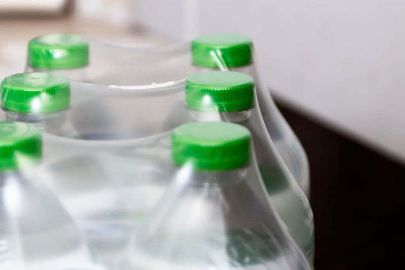 How long should you keep an opened plastic water bottle ? The time is very short