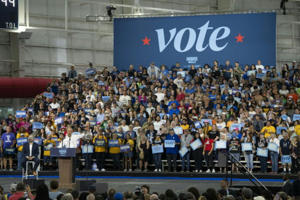 Harris in Georgia with Obama and the Boss, Trump in Arizona