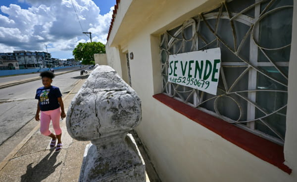 In Cuba, the guardian angels of the houses left empty by emigration