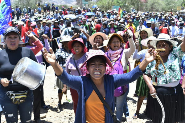 Bolivia: At least 30 injured in new clashes between police and protesters