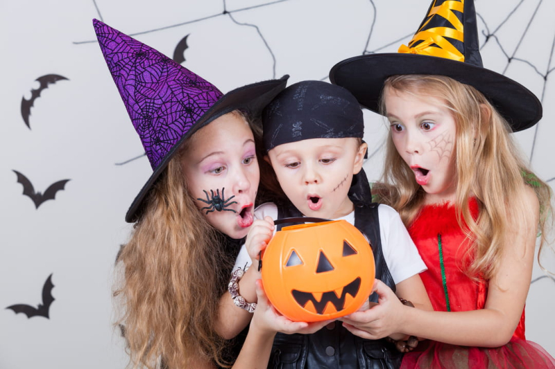 Parents Don&#39;t Know: Many Halloween Costumes Purchased Online Are Dangerous