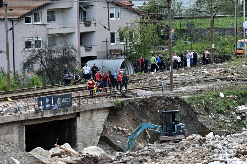 Floods in Bosnia kill at least 16