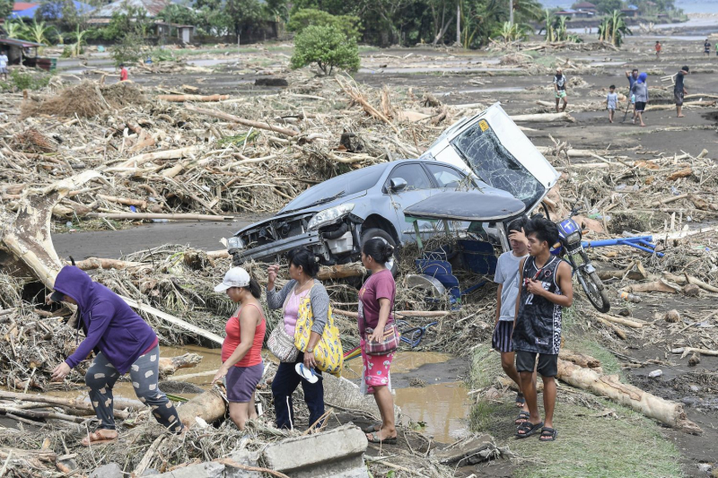 Towns in the Philippines submerged by storm Trami