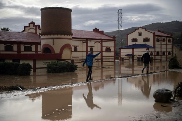 Spain: Valencia coastline on red alert, two weeks after deadly floods