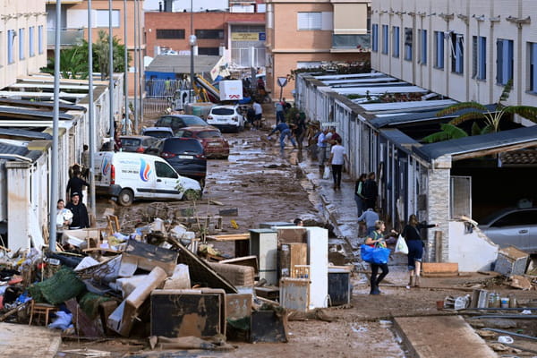 Floods in Spain: the army on the front line against the chaos