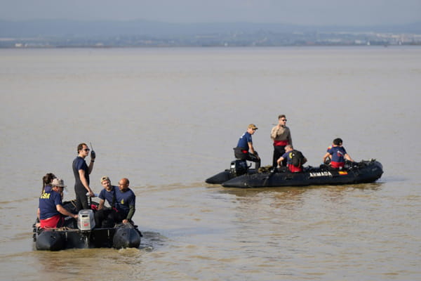 In Spain, search for flood victims extends to beaches and lagoons