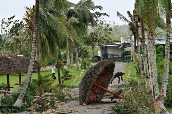 Cuba gradually restores electricity and assesses damage caused by Rafael