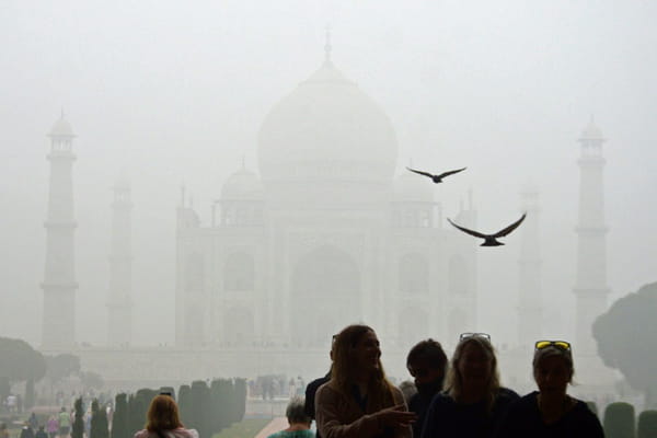 India: New peak in air pollution and schools closed in New Delhi