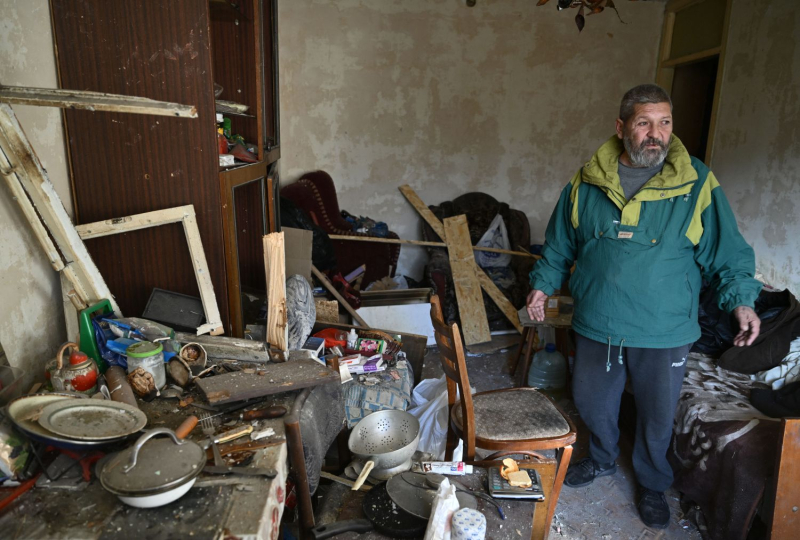 Near the front, remaining Ukrainian civilians prepare for a harsh winter