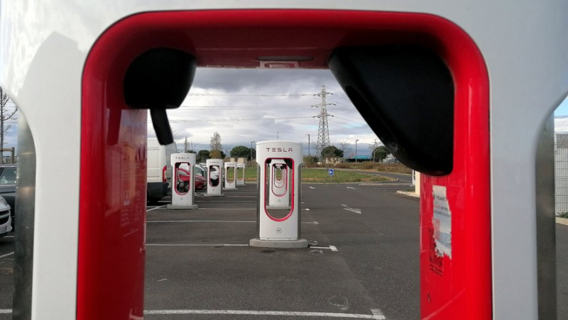 24 Tesla vehicle charging stations vandalized and their cables cut in the Decathlon car park in Béziers