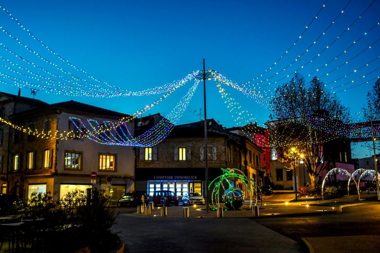 Waltzes of starry lights in the night of the capital of the Cévennes