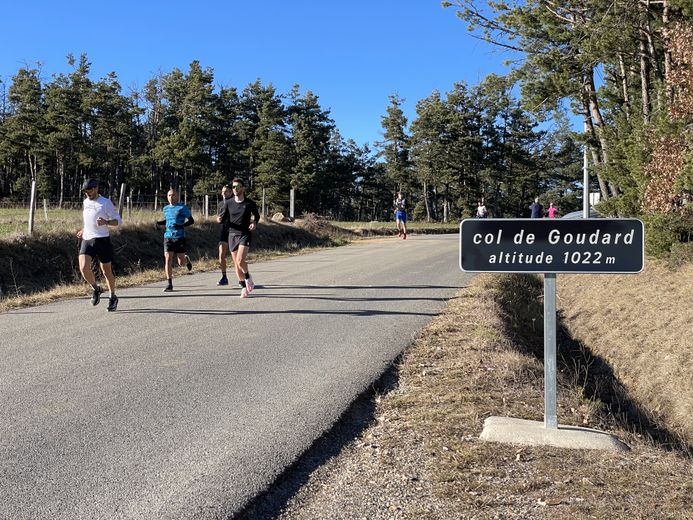 Col de Goudard, climb towards Chabrits, false flat of Casernes… 85 runners took on the Marvejols-Mende winter race and all its difficulties