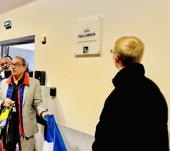 Félix Lebrun inaugure, près d’Alès, la toute première salle de ping-pong baptisé en son honneur