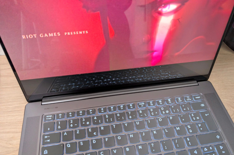 Test du Lenovo Yoga Slim 7i Gen 9 Aura Edition : un superbe outil de productivité