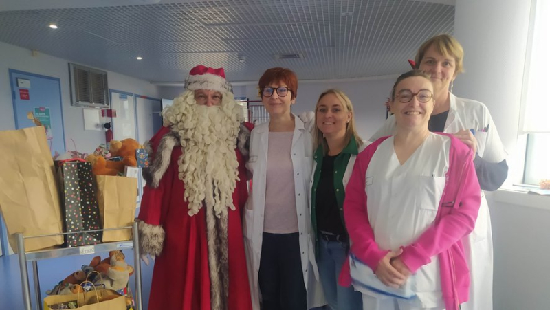 True to his tradition, François Ayuda distributed gifts and a touch of magic to sick children at the Béziers hospital