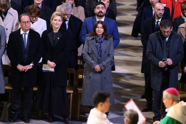 Notre-Dame-de-Paris : Carole Bouquet, Salma Hayek, prince William… Les stars présentes pour la réouverture