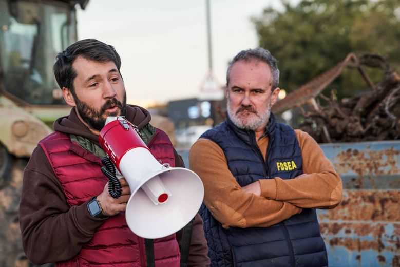 After the motion of censure which overthrew the government, these Gardois are faced with political instability