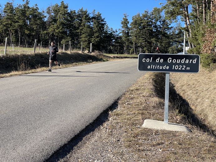 Col de Goudard, climb towards Chabrits, false flat of Casernes… 85 runners took on the Marvejols-Mende winter race and all its difficulties