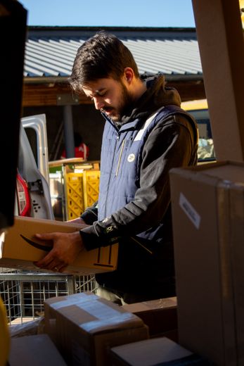 "The number of packages has tripled": behind the scenes of Santa&#39;s modern-day elves at La Cavalerie