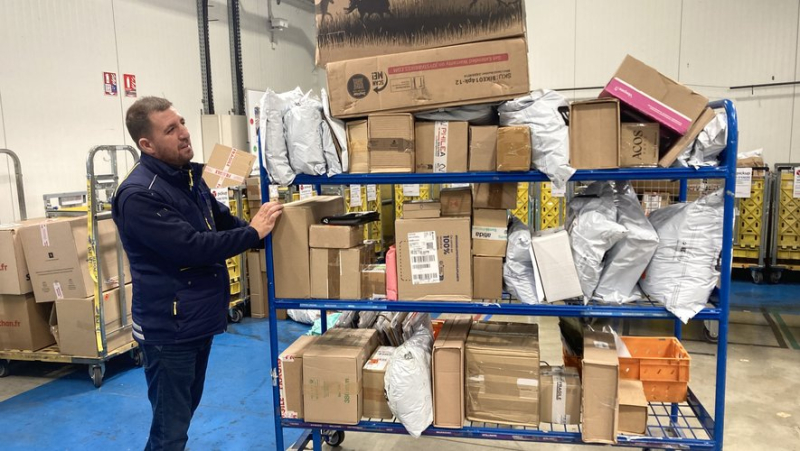 Christmas excitement at the La Poste “Parcel-Mail Services” platform in Vendres: up to 6,000 parcels pass through each day