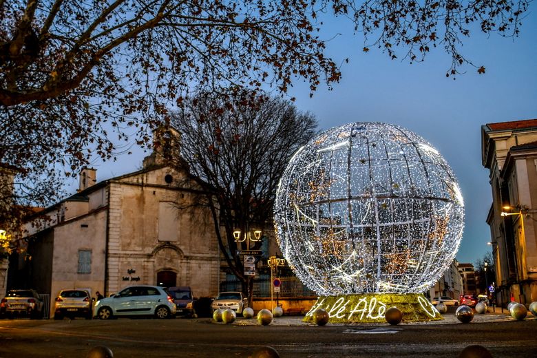 Valses de lumières étoilées dans la nuit de la capitale des Cévennes