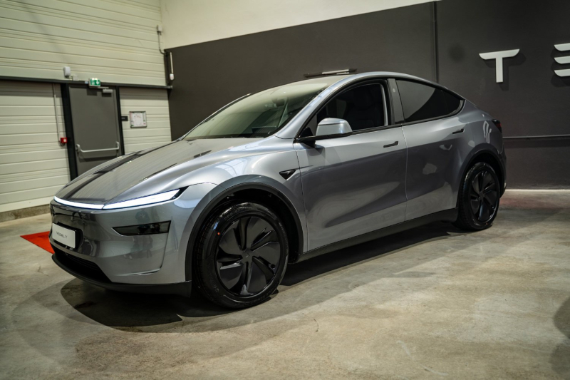 On est monté à bord du nouveau Tesla Model Y Restylé, le SUV familial électrique réinventé