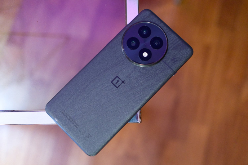 Test du OnePlus 13 : plus beau, plus fort et plus cher