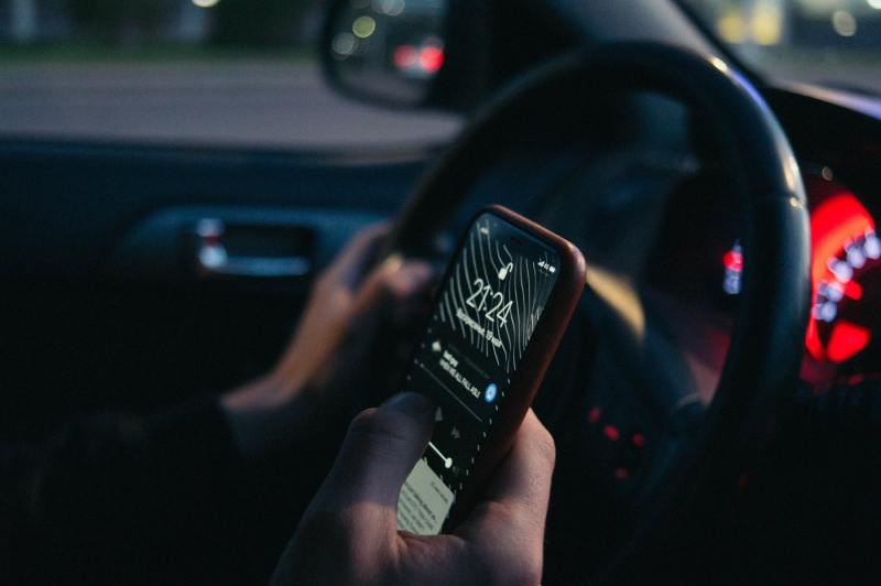 Does Using Your Smartphone While Driving Make You a Psychopath ?