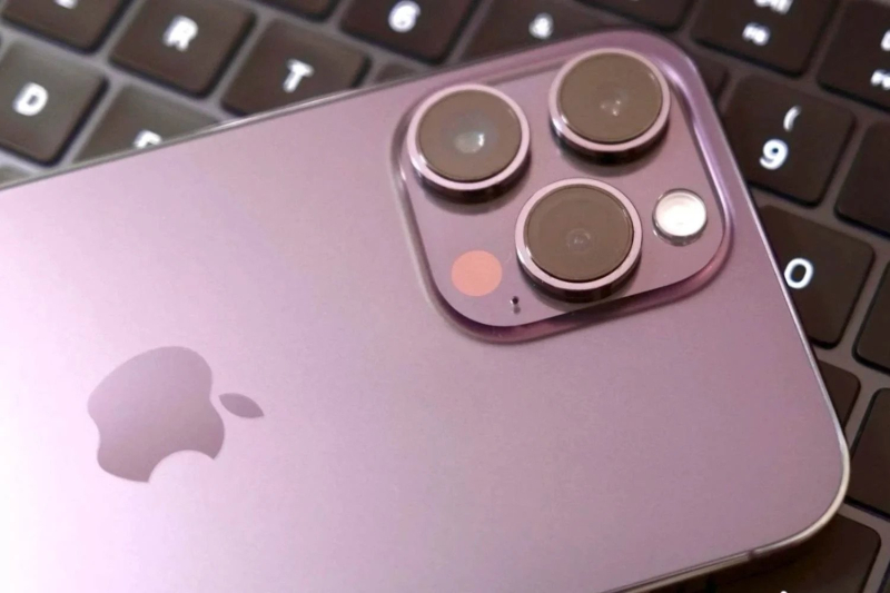 Leak suggests iPhone 16 will have a stunning camera button