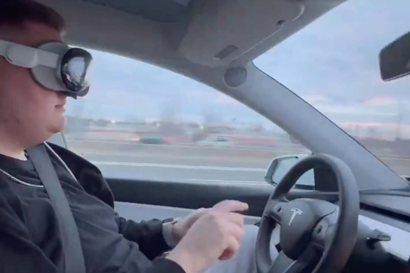 Vision Pro: don&#39;t imitate this video while driving a Tesla