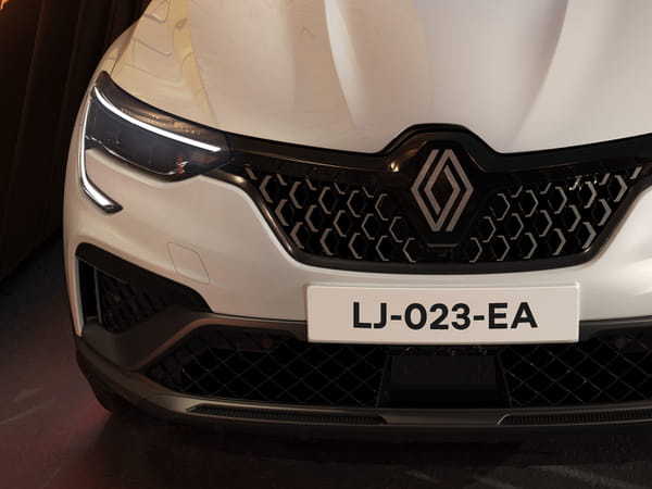 Renault Arkana: lower prices and new look for the coupe SUV
