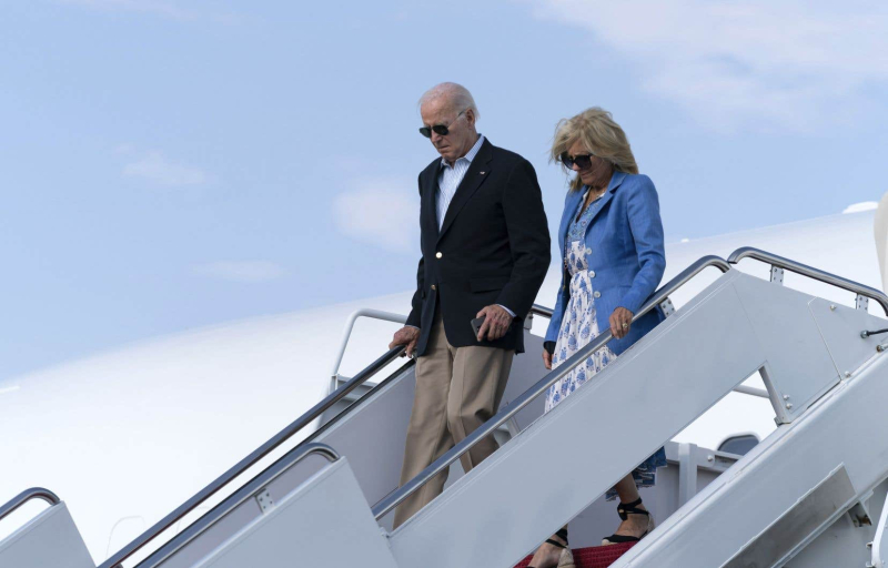 Joe Biden in Chicago to pass the torch to Harris and bid political farewell