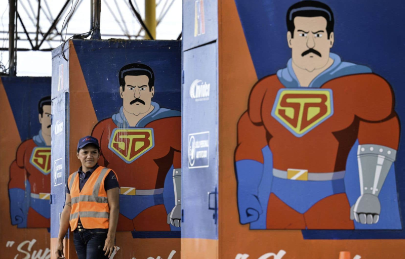 President Maduro&#39;s electoral propaganda omnipresent in Venezuela